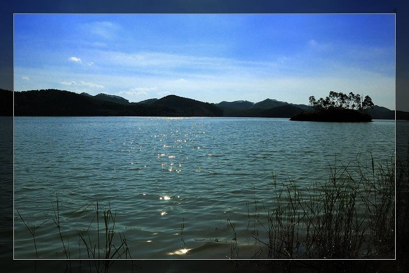 合浦水库,也称小江水库 似这般,好风似水,清景无限.