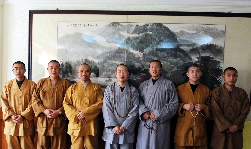 演正法师春节西山祭拜姨婆宽能法师